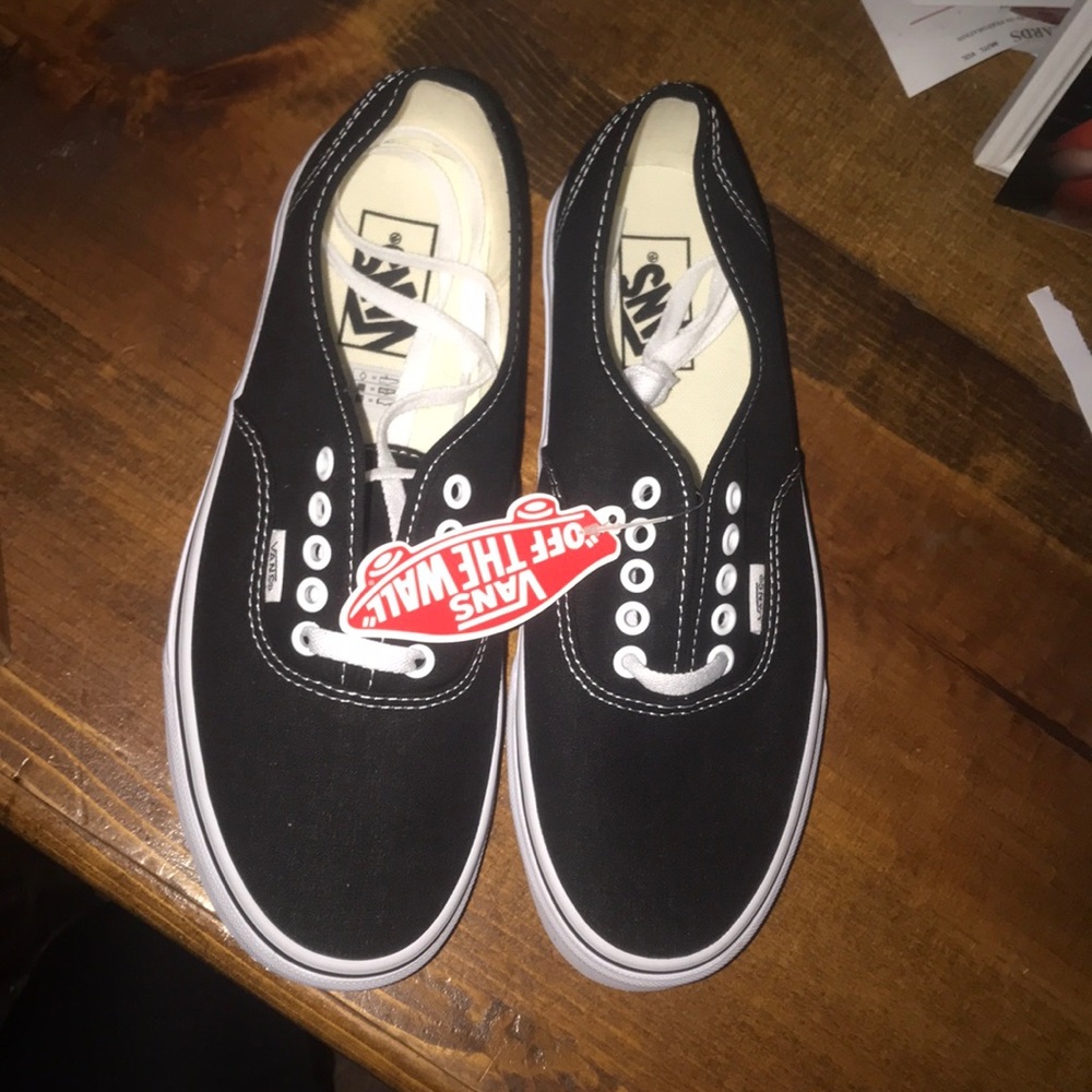 Vans. new in box. Men’s size 8.5 Women’s size 10